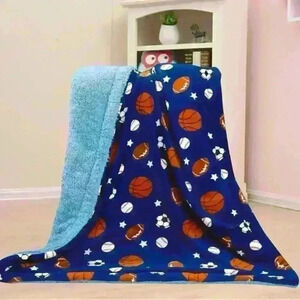 BNWT Printed Reversible Soft Warm Fleece Sherpa Sports Theme Blanket Amazon